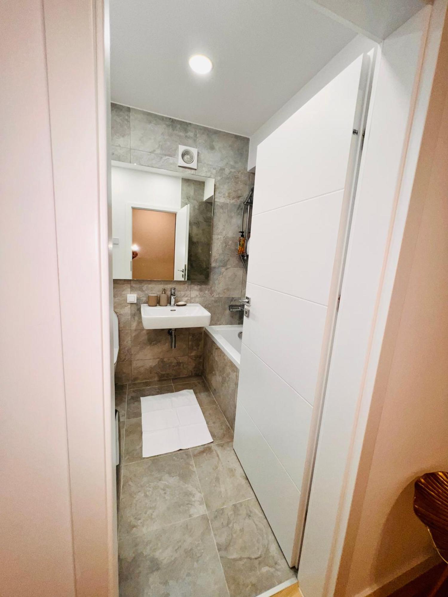 Cosy Stay Bucharest Exterior photo